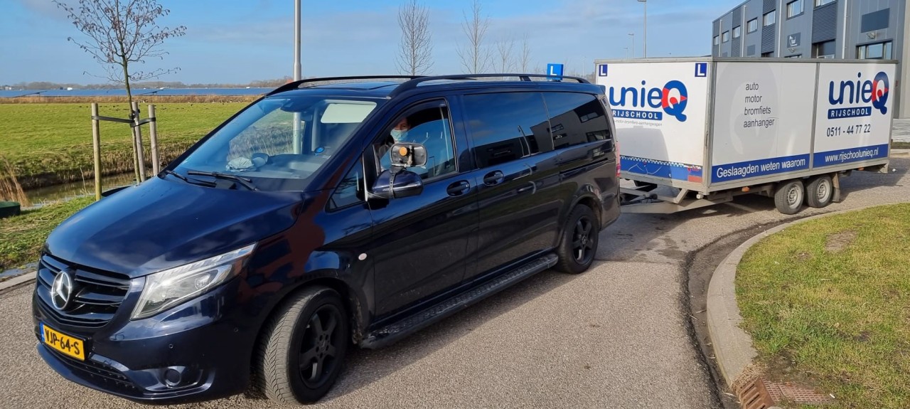 Mercedes Vito met aanhanger